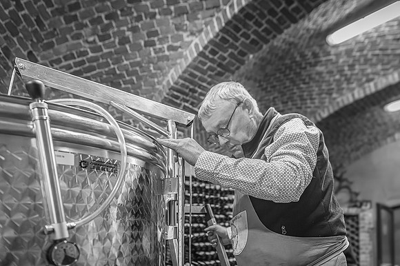 2025 10 11 Villers-la-Vigne Chais 04 N & B