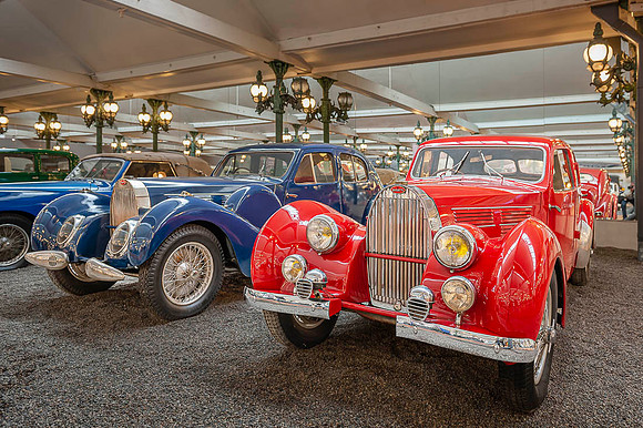 Bugatti type 57 C (F) - 1938 (rouge) & 1939 (bleue)